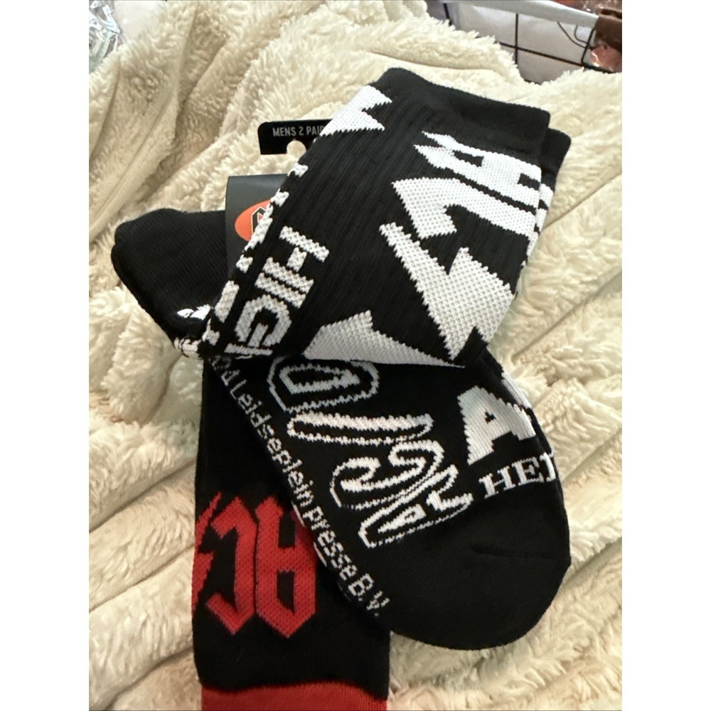 AC/DC Back In Black Crew Socks‎ Soft Thick Comfortable 2 Pair Size M: 8-12 B9 - Picture 2 of 3